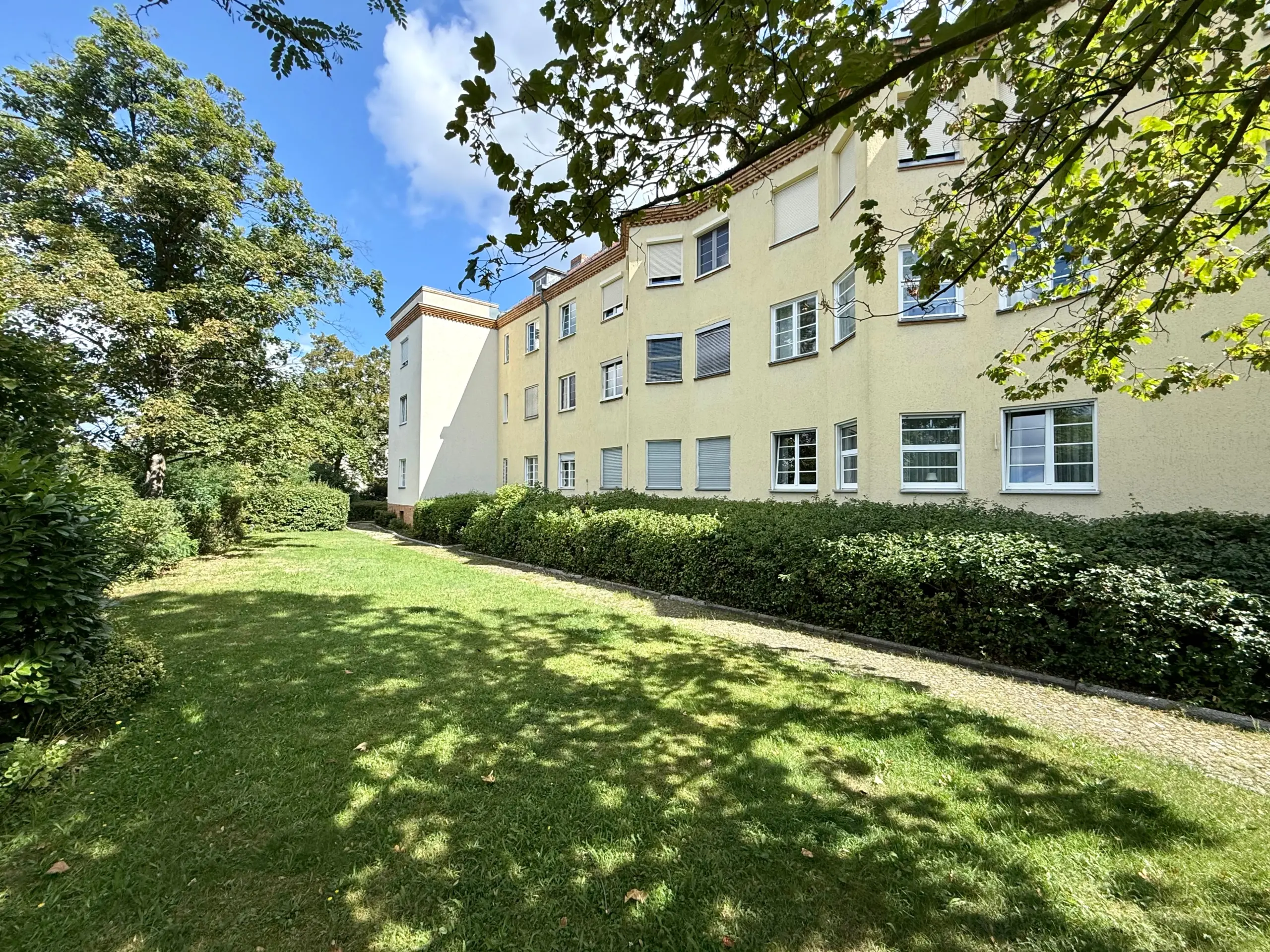 Westend | 2 Zimmer | ca. 57 m² | Loggia | Tageslichtbad | Keller | bezugsfrei | Baujahr ca. 1930, 14052 Berlin, Wohnung
