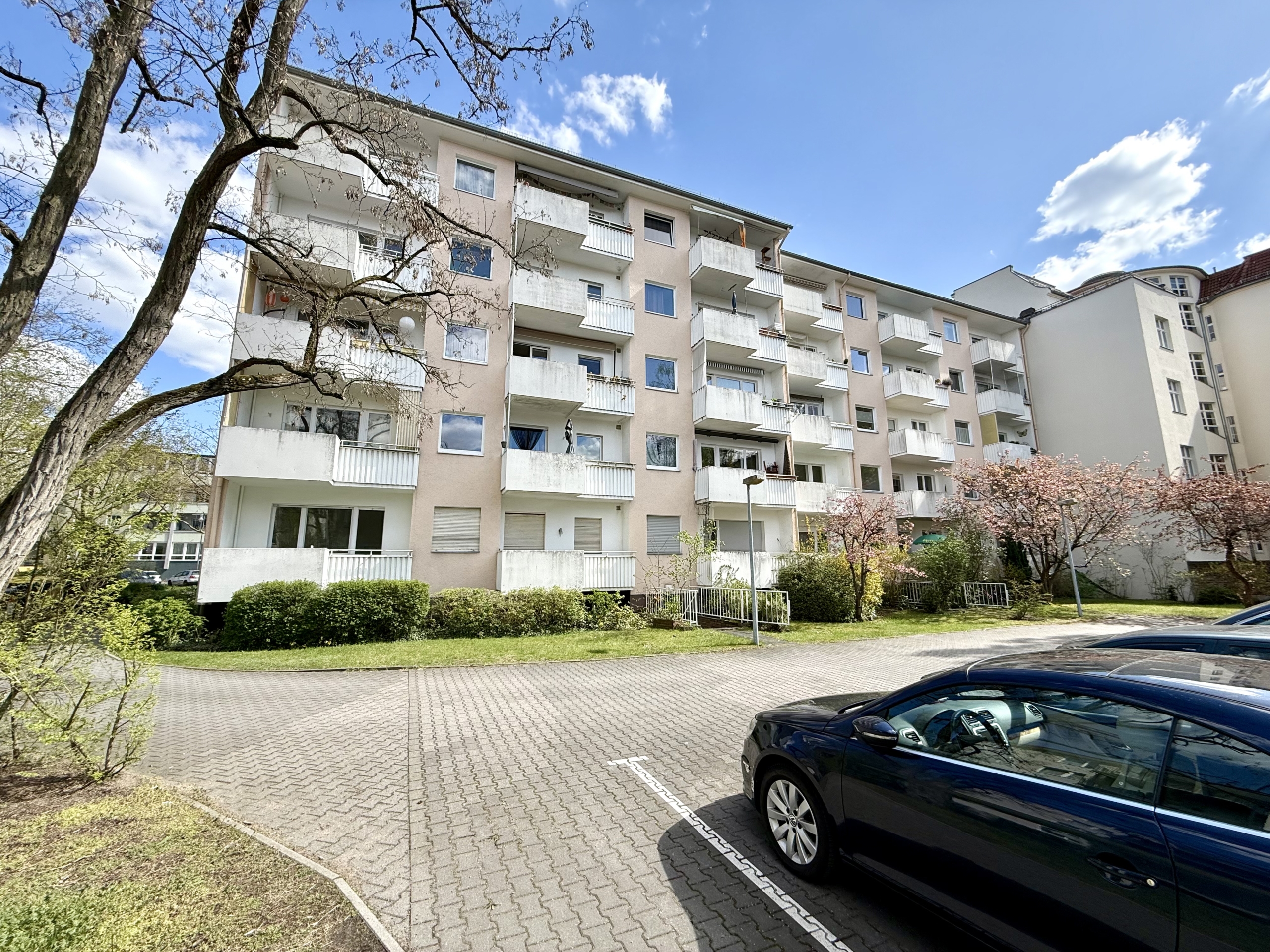 2-Zimmer-Wohnung in Berlin-Westend mit Balkon, Keller & Potenzial I bezugsfrei & sofort verfügbar, 14050 Berlin, Wohnung