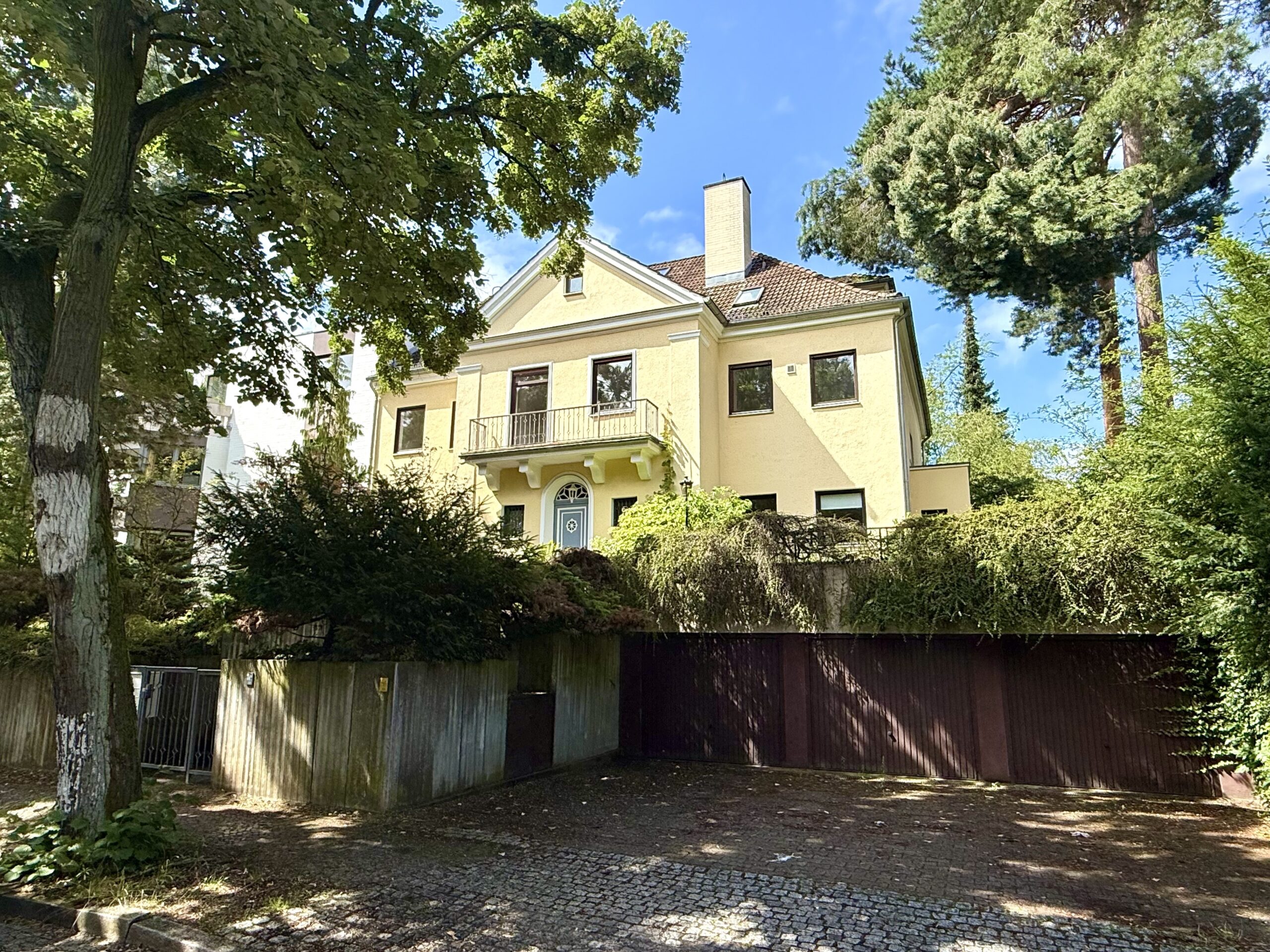 Vermietete 3-Zimmer-Erdgeschosswohnung mit Terrasse und Garage in exklusiver Lage Berlin-Westend, 14055 Berlin, Wohnung